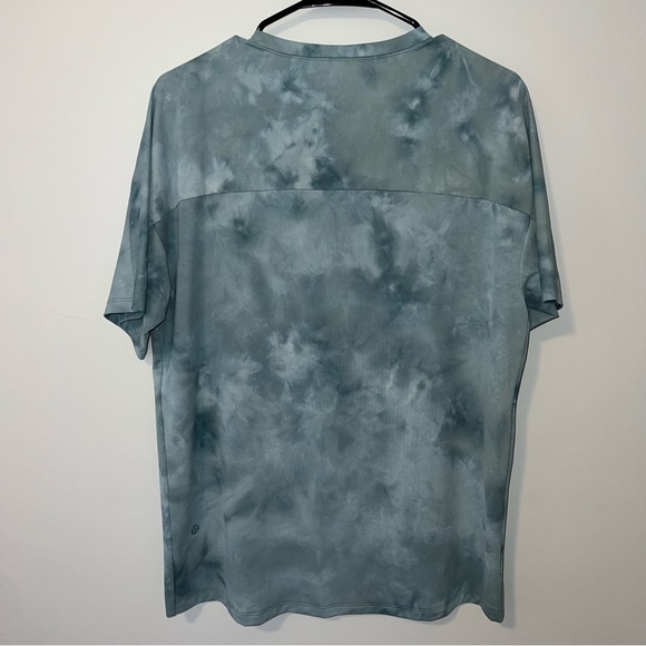 lulu lemon Relaxed Mesh Pocketed Short Sleeve - Picture 4 of 7